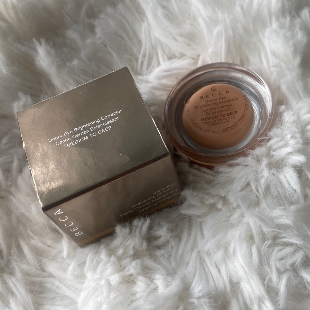✨ NEW IN BOX BECCA UNDEREYE BRIGHTENING CONCEALER✨